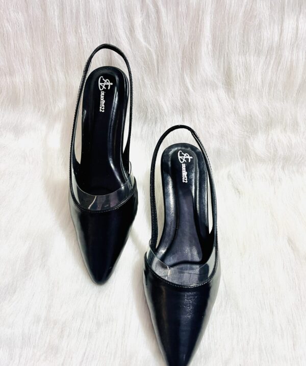 Kitten heel