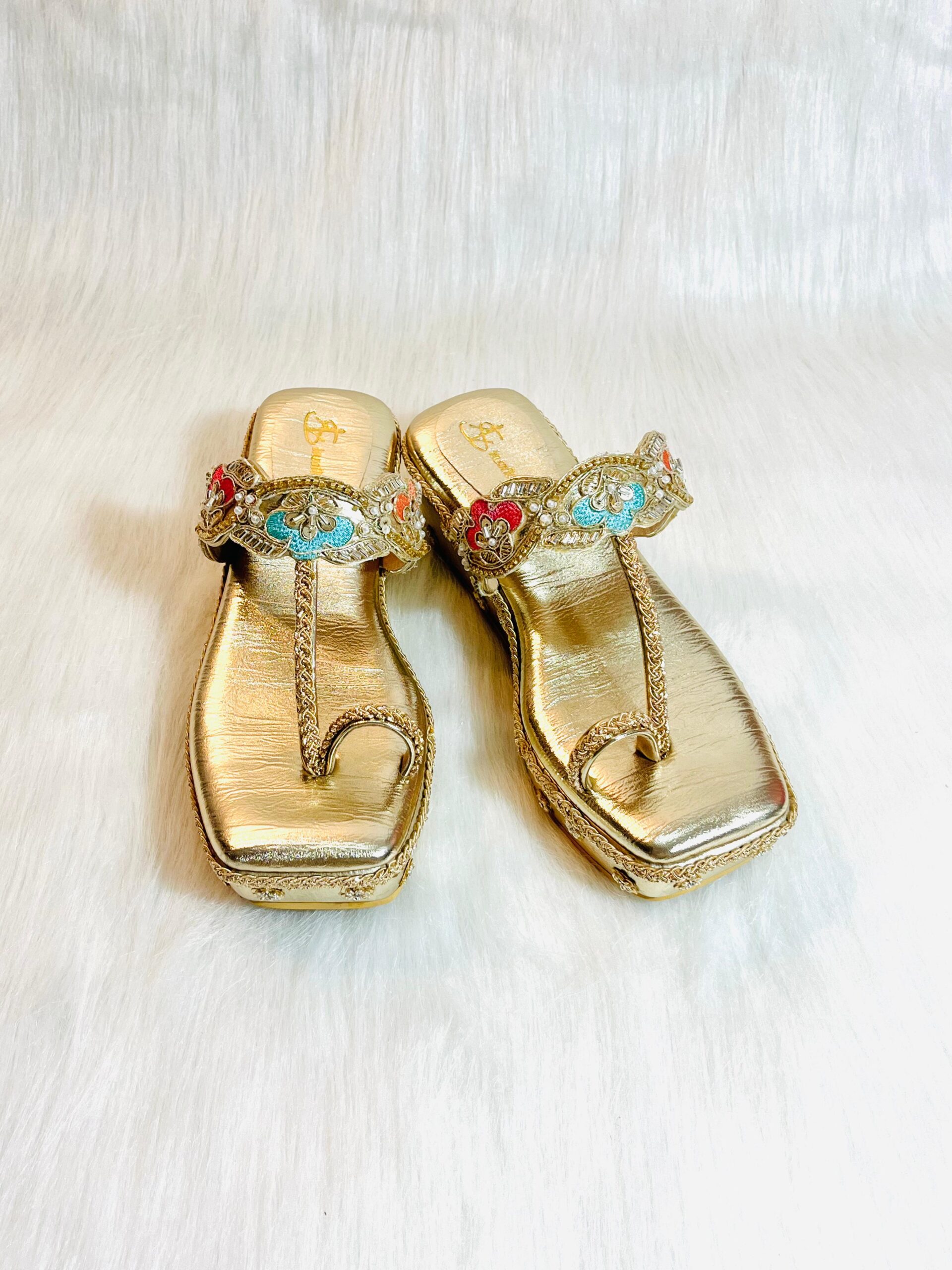 Golden Wedding Kolhapuri wedges - Image 4