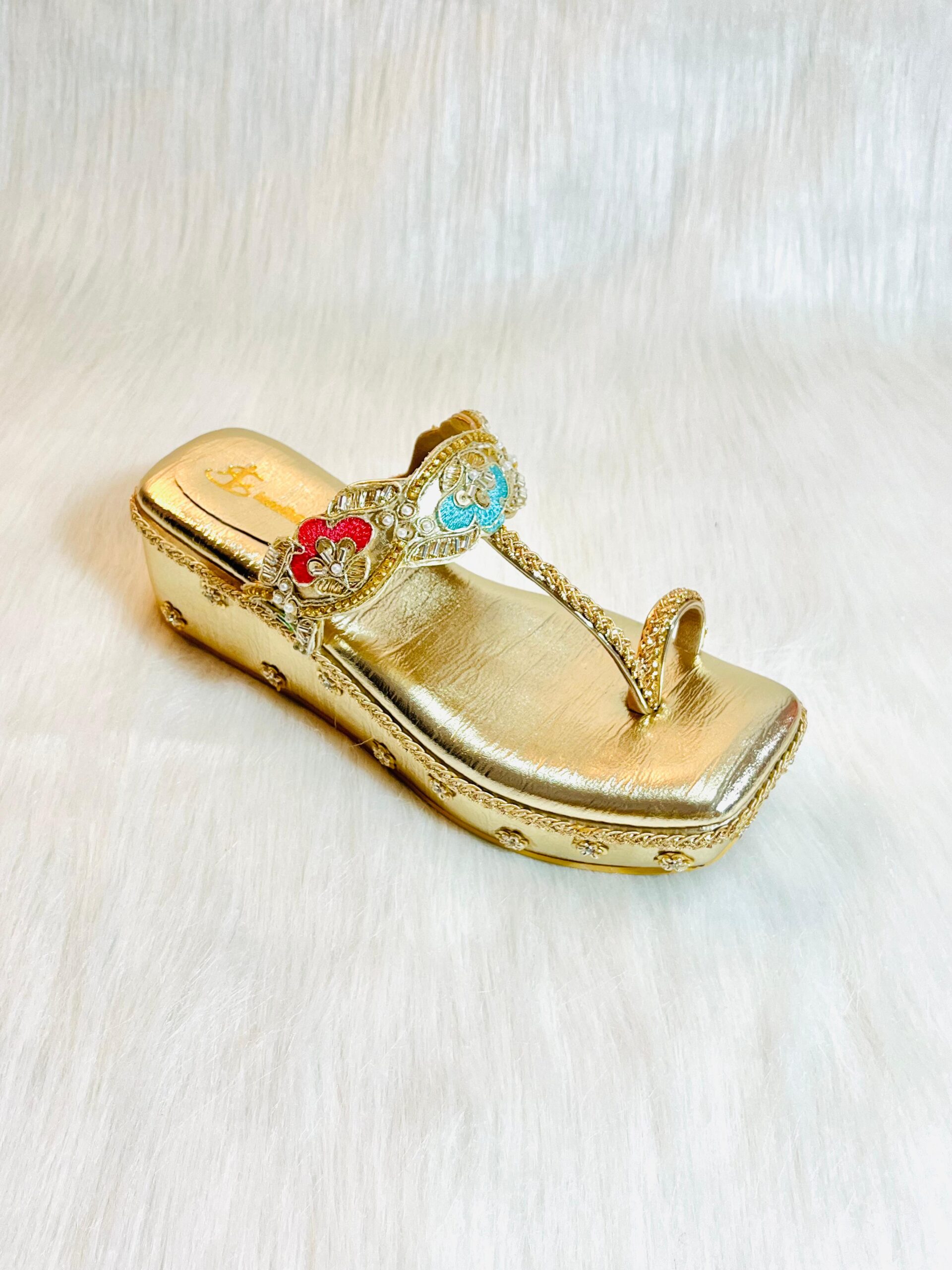Golden Wedding Kolhapuri wedges - Image 3